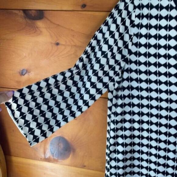 J. Crew Women’s White & Black V-Neck 3/4 Sleeve Pullover Tissue Tunic Top Size S - Picture 8 of 8